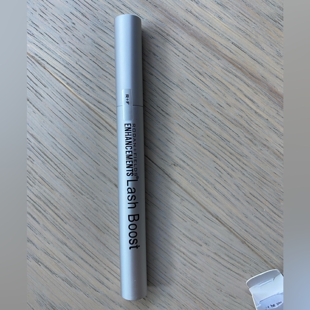 Rodan + Fields Lash Boost in White Packaging - Picture 2 of 7